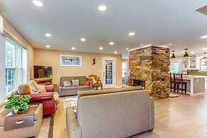 Historic Dahlonega Home w/ Wraparound Porch