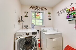 Historic Dahlonega Home w/ Wraparound Porch