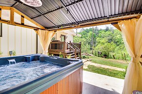 Historic Dahlonega Home w/ Wraparound Porch