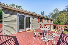 Private Deck: Berkeley Springs Getaway!