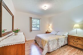 Private Deck: Berkeley Springs Getaway!