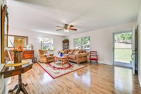 Private Deck: Berkeley Springs Getaway!