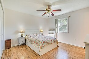 Private Deck: Berkeley Springs Getaway!