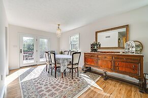 Private Deck: Berkeley Springs Getaway!