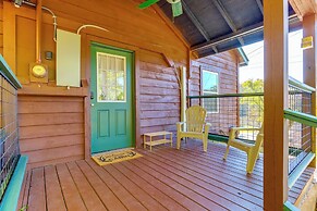 < 1 Mi to Dtwn: Pet-friendly Cabin in Murphy!