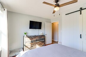 < 1 Mi to Dtwn: Pet-friendly Cabin in Murphy!