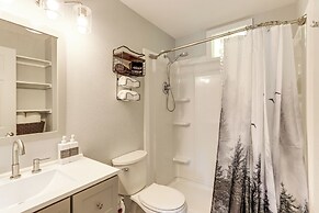 < 1 Mi to Dtwn: Pet-friendly Cabin in Murphy!