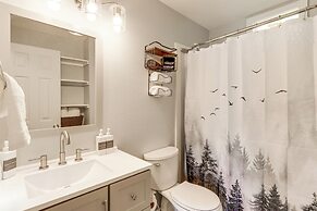 < 1 Mi to Dtwn: Pet-friendly Cabin in Murphy!