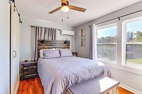 < 1 Mi to Dtwn: Pet-friendly Cabin in Murphy!