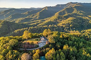 Group Getaway ~ 3 Mi to Bryson City!