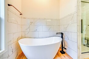 Waterfront Lake Hickory Retreat w/ Private Dock!