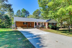 1 Mi to Dtwn: Home w/ Fire Pit & Deck in Hudson!