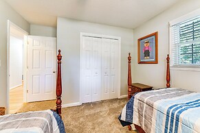 1 Mi to Dtwn: Home w/ Fire Pit & Deck in Hudson!