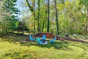 1 Mi to Dtwn: Home w/ Fire Pit & Deck in Hudson!