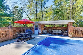 1 Mi to Dtwn: Home w/ Fire Pit & Deck in Hudson!