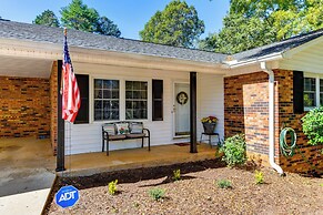 1 Mi to Dtwn: Home w/ Fire Pit & Deck in Hudson!