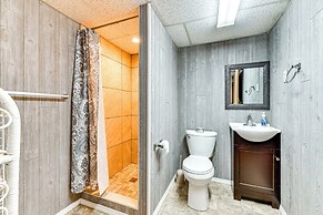 1 Mi to Dtwn: Home w/ Fire Pit & Deck in Hudson!