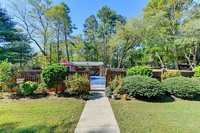 1 Mi to Dtwn: Home w/ Fire Pit & Deck in Hudson!