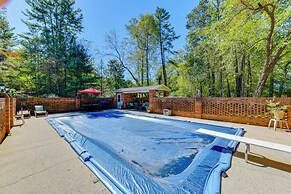 1 Mi to Dtwn: Home w/ Fire Pit & Deck in Hudson!