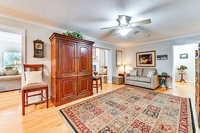 1 Mi to Dtwn: Home w/ Fire Pit & Deck in Hudson!