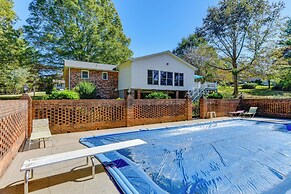 1 Mi to Dtwn: Home w/ Fire Pit & Deck in Hudson!