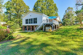 1 Mi to Dtwn: Home w/ Fire Pit & Deck in Hudson!