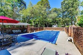 1 Mi to Dtwn: Home w/ Fire Pit & Deck in Hudson!