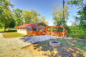 4 Mi to Cumberland River: Cabin w/ Deck & Fire Pit
