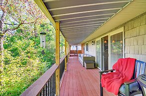 4 Mi to Cumberland River: Cabin w/ Deck & Fire Pit