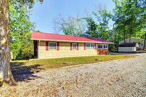 4 Mi to Cumberland River: Cabin w/ Deck & Fire Pit