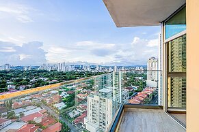w Prestigious 2BR w Perfect Balcony View