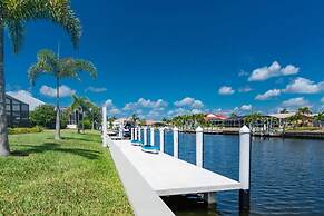 Villa Capri - Waterfront Luxury Home - Punta Gorda FL