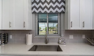 Villa Capri - Waterfront Luxury Home - Punta Gorda FL