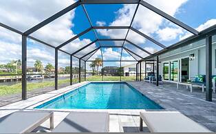 Villa Capri - Waterfront Luxury Home - Punta Gorda FL