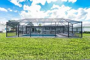 Villa Capri - Waterfront Luxury Home - Punta Gorda FL