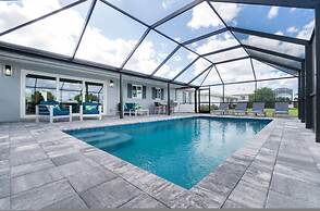 Villa Capri - Waterfront Luxury Home - Punta Gorda FL