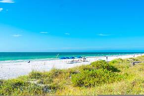 Villa Azule - Waterfront Luxury Home - Walk to Indian Rocks Beach FL