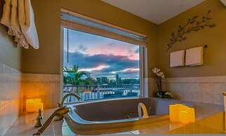 Villa Azule - Waterfront Luxury Home - Walk to Indian Rocks Beach FL