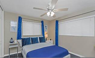 Villa Azule - Waterfront Luxury Home - Walk to Indian Rocks Beach FL