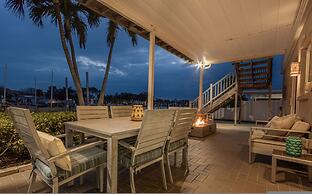 Villa Azule - Waterfront Luxury Home - Walk to Indian Rocks Beach FL
