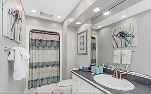 Villa Azule - Waterfront Luxury Home - Walk to Indian Rocks Beach FL