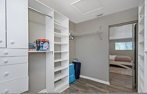 Villa Azule - Waterfront Luxury Home - Walk to Indian Rocks Beach FL