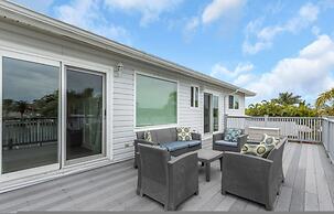 Villa Azule - Waterfront Luxury Home - Walk to Indian Rocks Beach FL