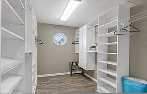 Villa Azule - Waterfront Luxury Home - Walk to Indian Rocks Beach FL