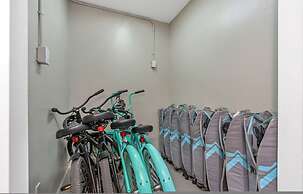 Villa Azule - Waterfront Luxury Home - Walk to Indian Rocks Beach FL