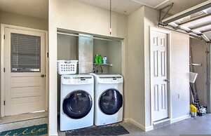 Villa Azule - Waterfront Luxury Home - Walk to Indian Rocks Beach FL