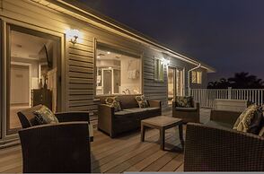 Villa Azule - Waterfront Luxury Home - Walk to Indian Rocks Beach FL