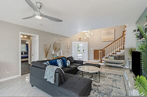 Villa Azule - Waterfront Luxury Home - Walk to Indian Rocks Beach FL