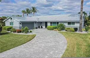 Villa Tranquility - Waterfront Luxury Home in Punta Gorda FL