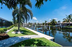 Villa Tranquility - Waterfront Luxury Home in Punta Gorda FL